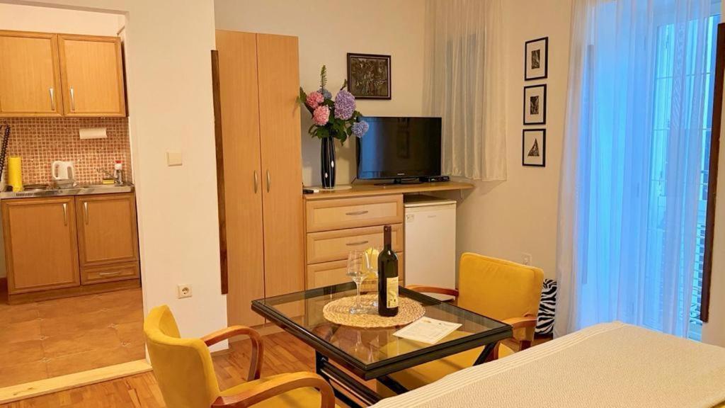 Apartments Nautica Херцег Нови Екстериор снимка